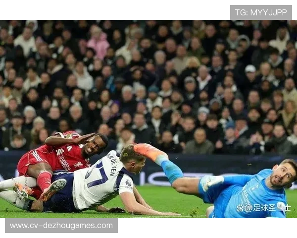 利物浦戈麦斯伤退，远藤航客串中卫凸显人荒