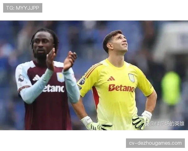 曼联后卫马丁内斯疑似小腿受伤，将缺席对阵埃弗顿比赛预计缺阵1-2周